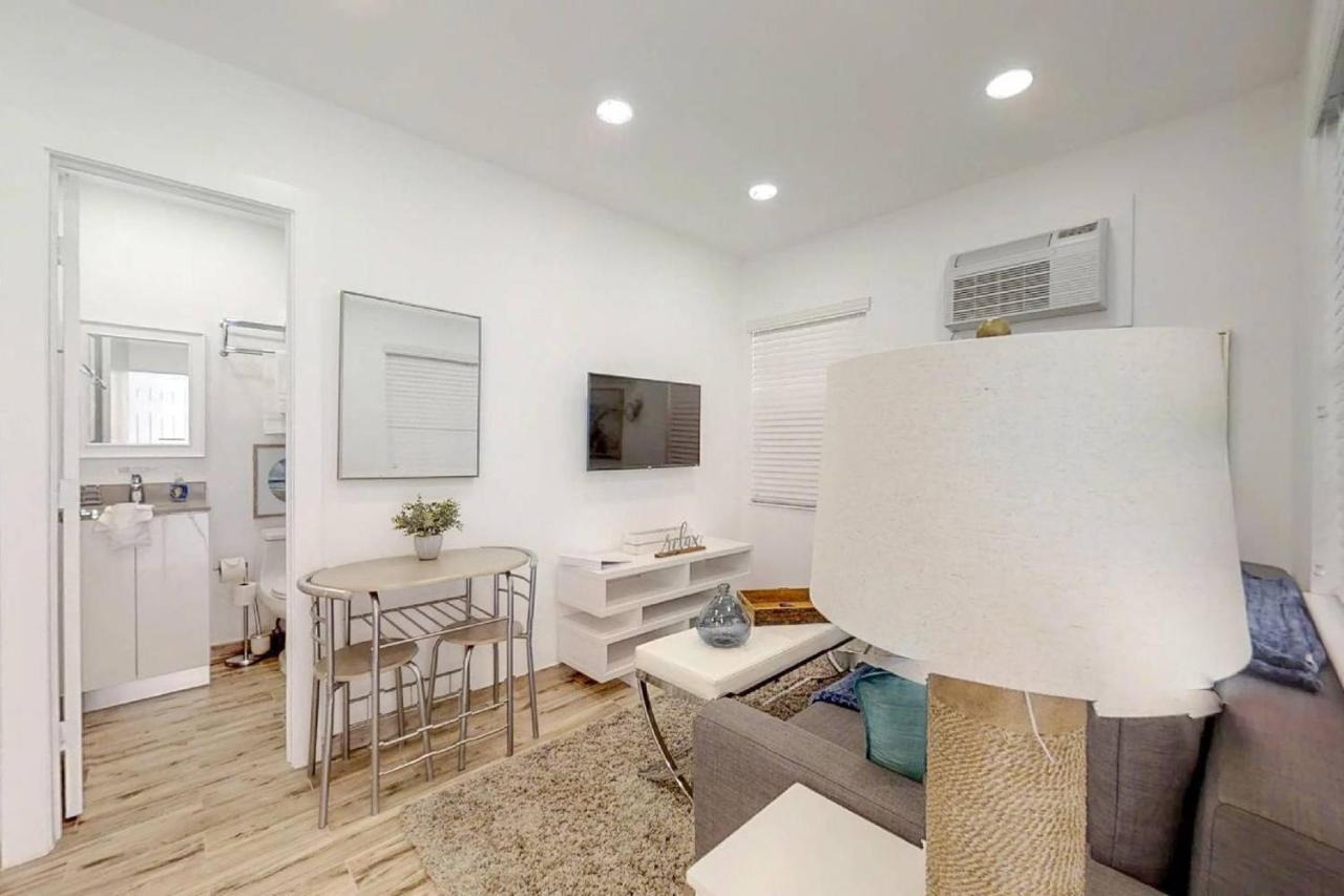 Chick & Fashionable 1 Bedroom Apt Beach Unit # 4 Hollywood Esterno foto